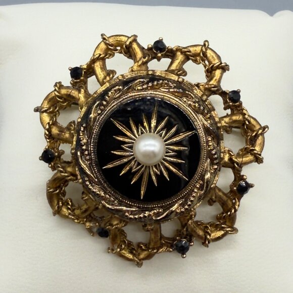 Vintage LJM Etruscan Black Glass Brooch Gold Tone Revival - Picture 1 of 11